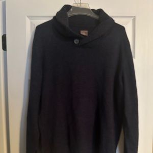 Men’s XL sweater worn once.
